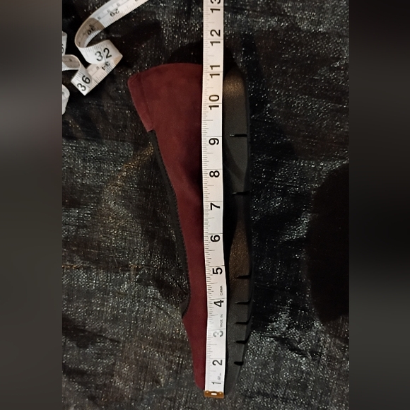 9.5 WIDE Clarks Daelyn Hill Suede Velvet Burgundy Red Maroon Slip On Loafers - Picture 8 of 13